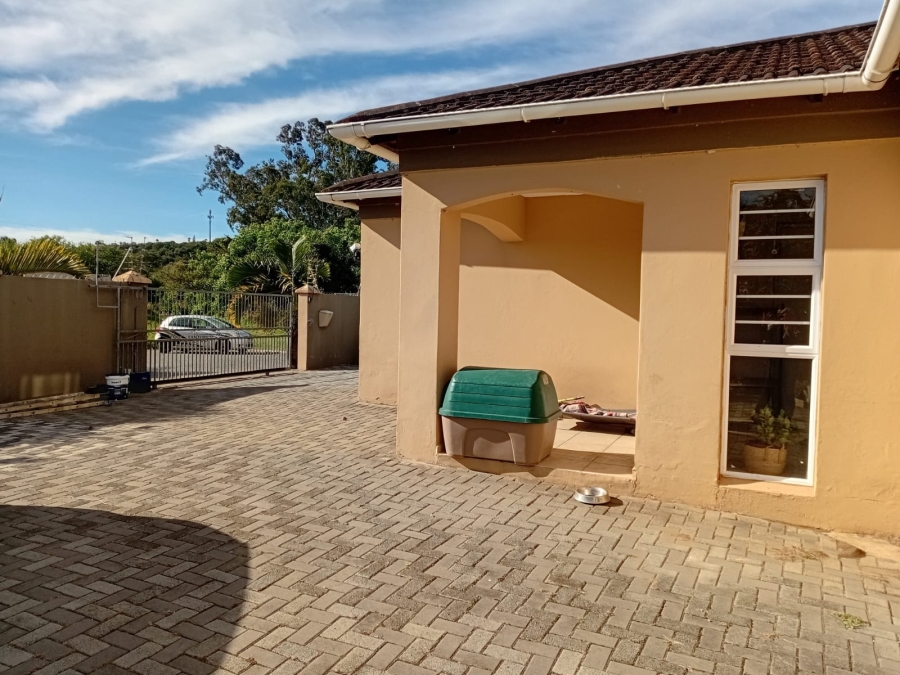 To Let 3 Bedroom Property for Rent in Beacon Bay North Eastern Cape